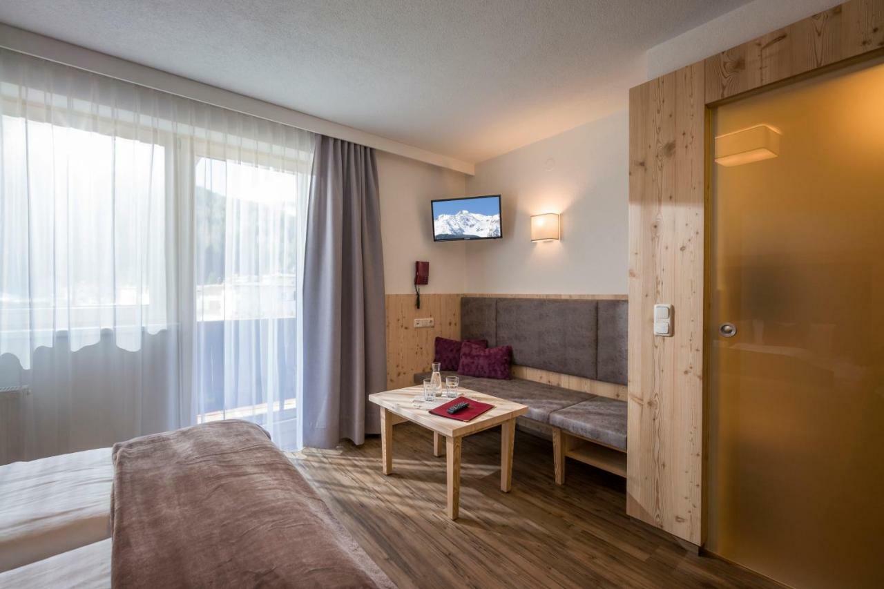 Hotel Maximilian マイヤーホーフェン エクステリア 写真